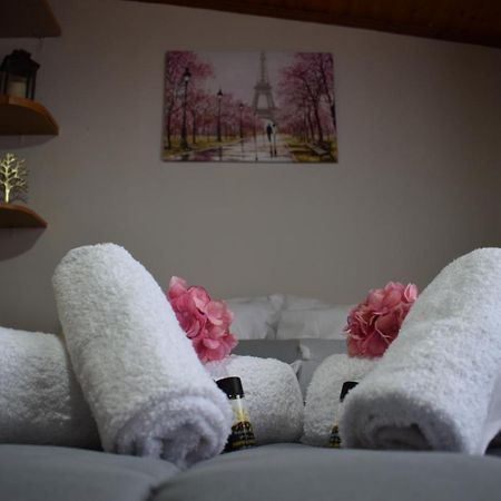 Christina'S House Apartman Alepú Kültér fotó