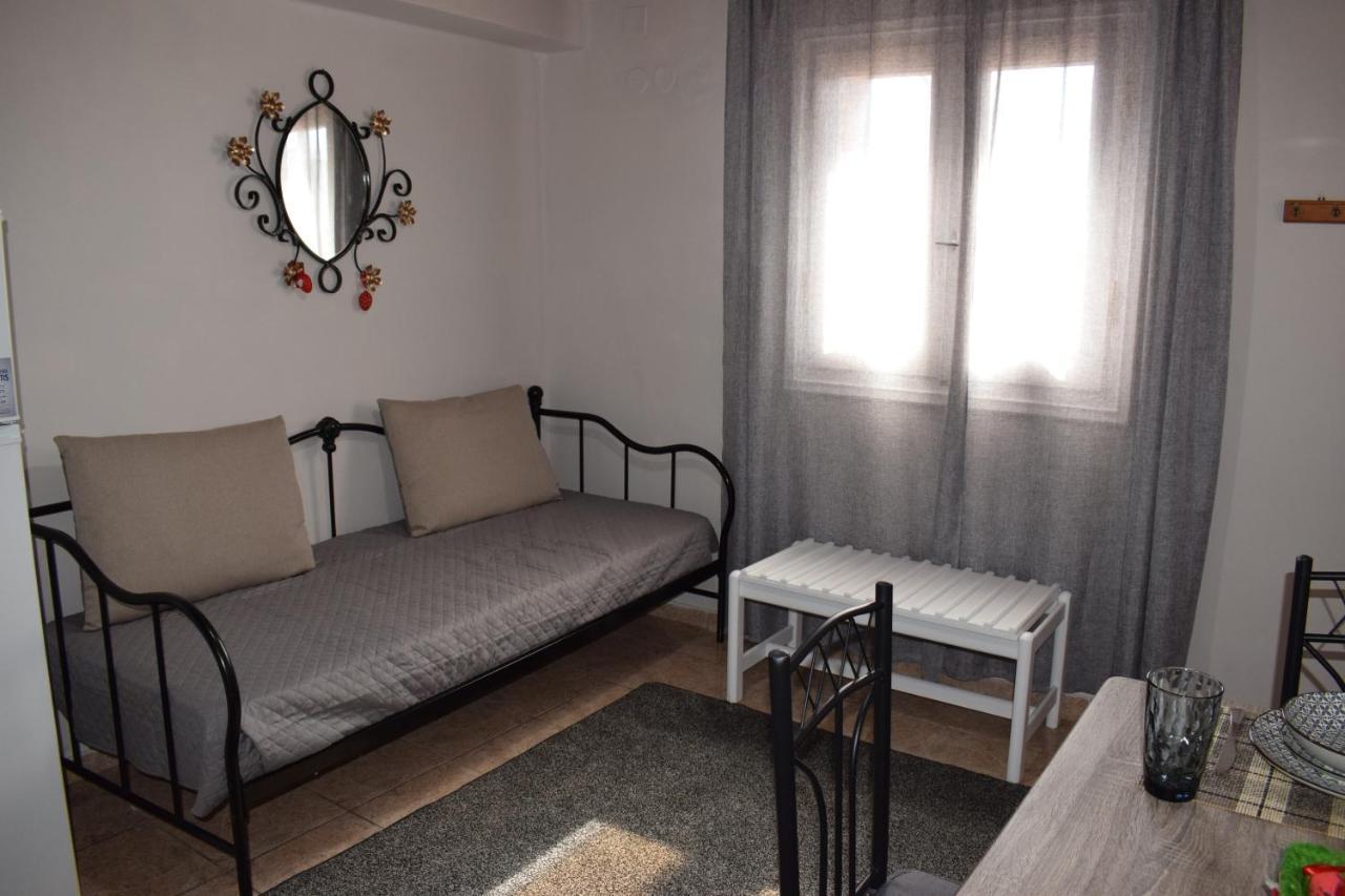 Christina'S House Apartman Alepú Kültér fotó